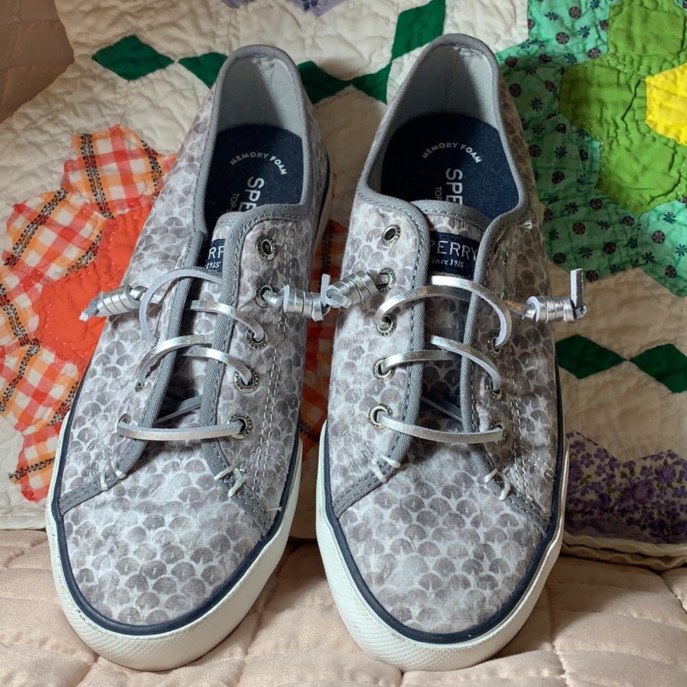 Sperry Topsider size 7 women’s shoes